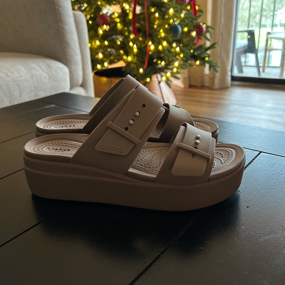 Croc sandals size 8